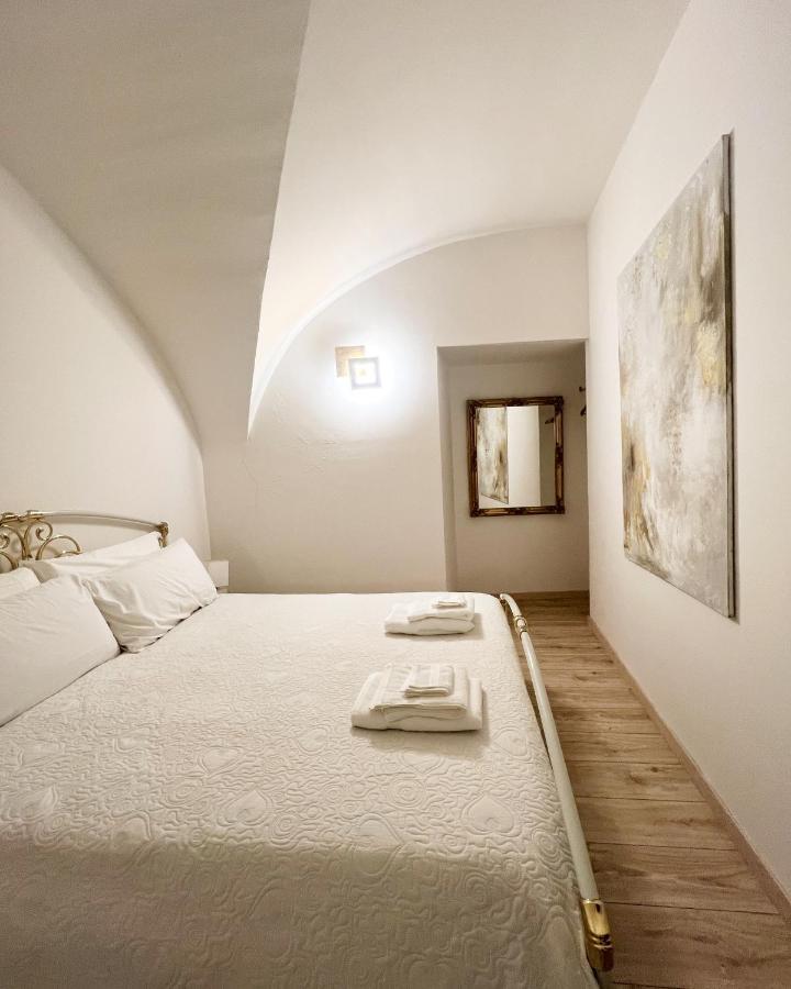 L'Arco Sul Lago • Gold Apartment Castro (Lombardy) Exterior foto