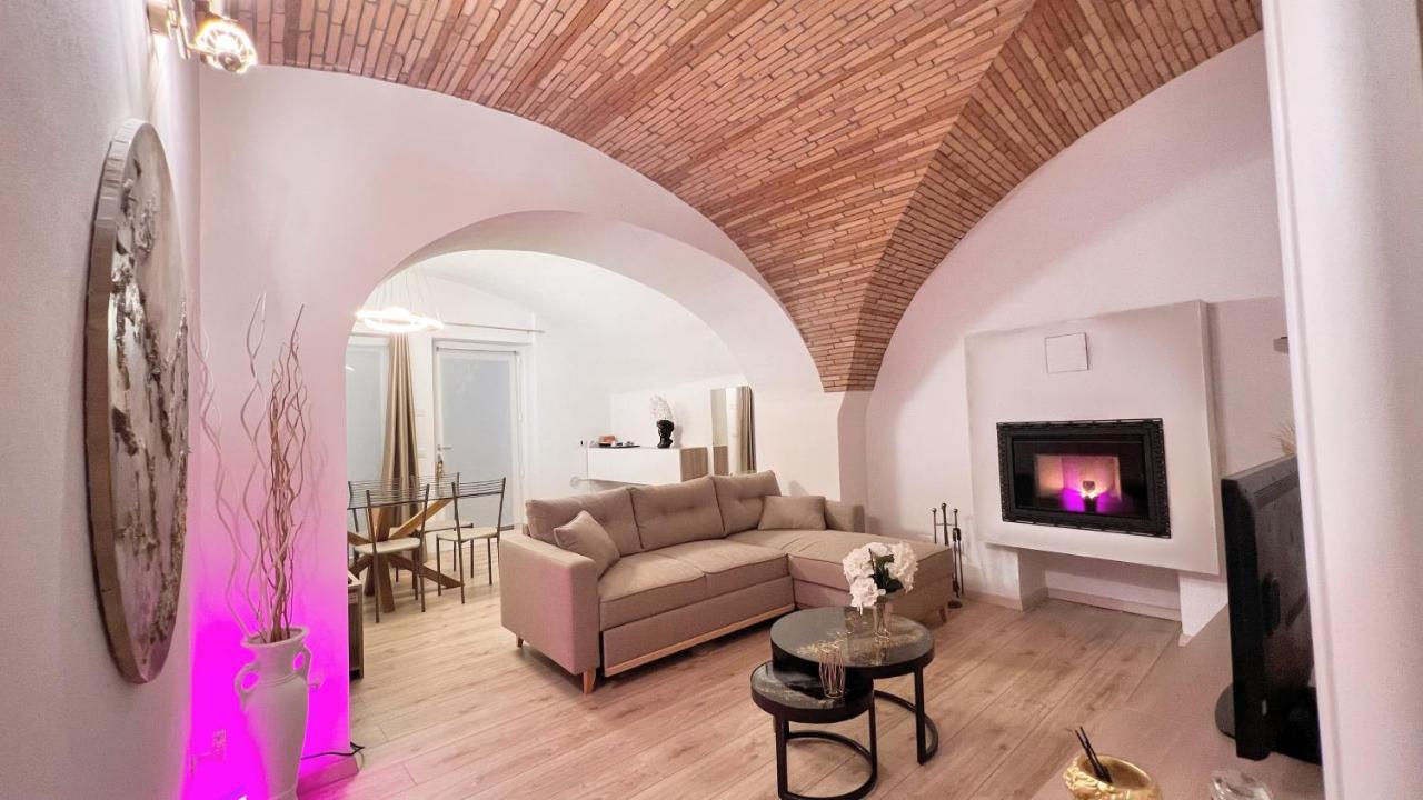 L'Arco Sul Lago • Gold Apartment Castro (Lombardy) Exterior foto