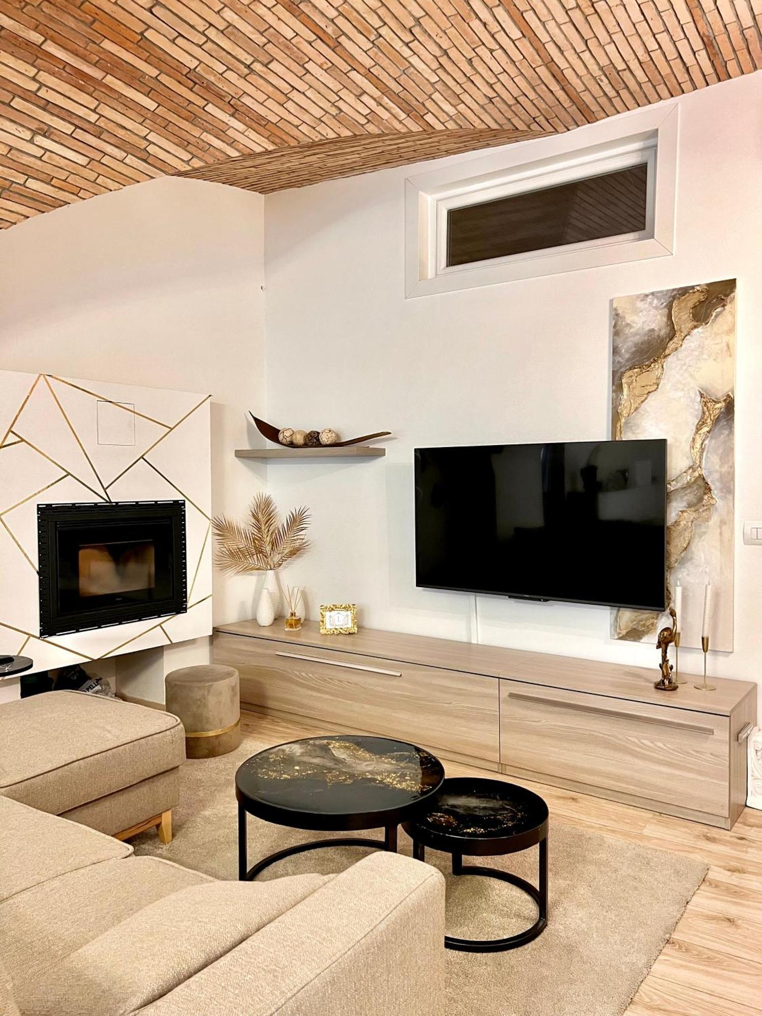 L'Arco Sul Lago • Gold Apartment Castro (Lombardy) Exterior foto
