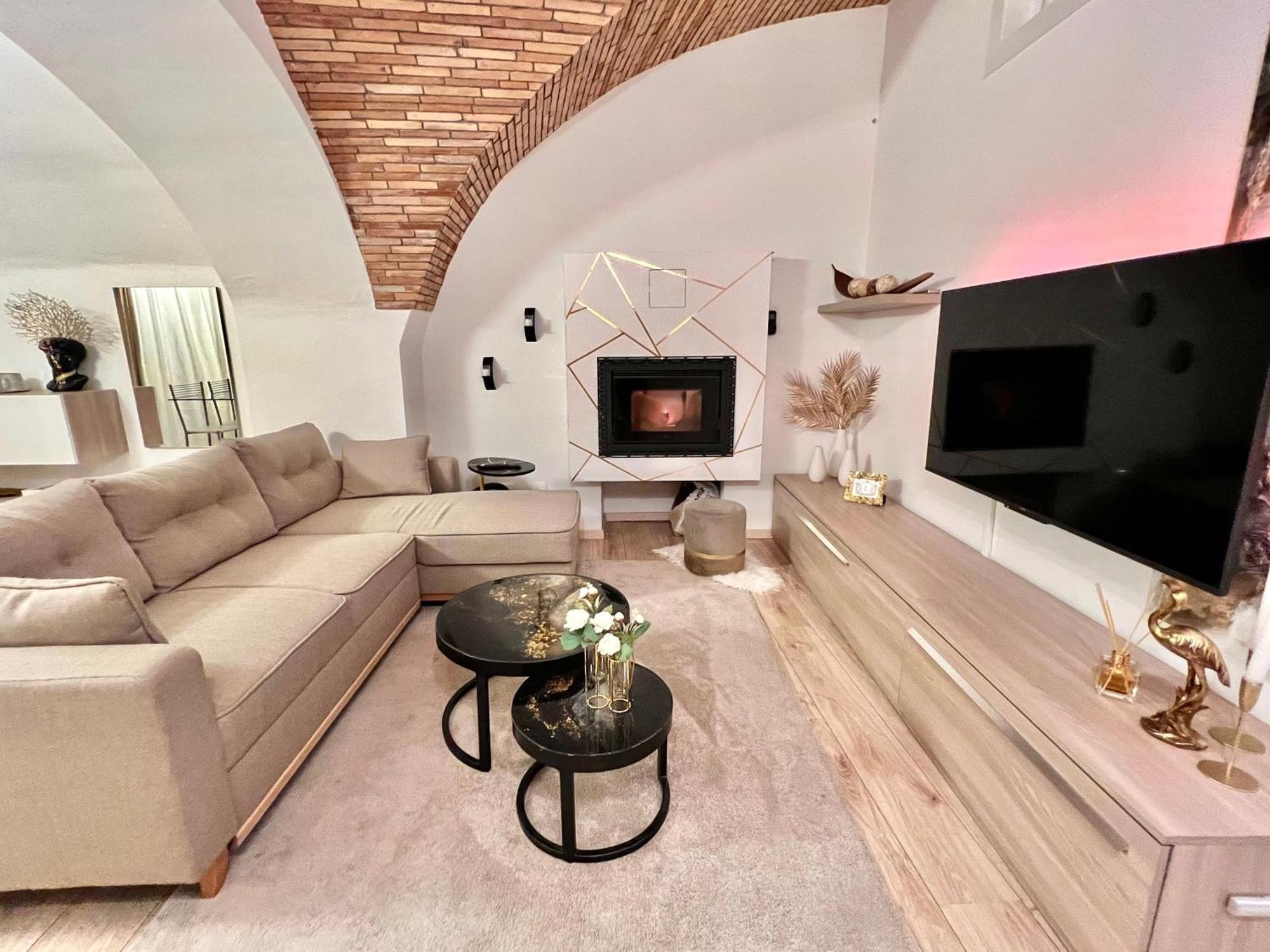L'Arco Sul Lago • Gold Apartment Castro (Lombardy) Exterior foto