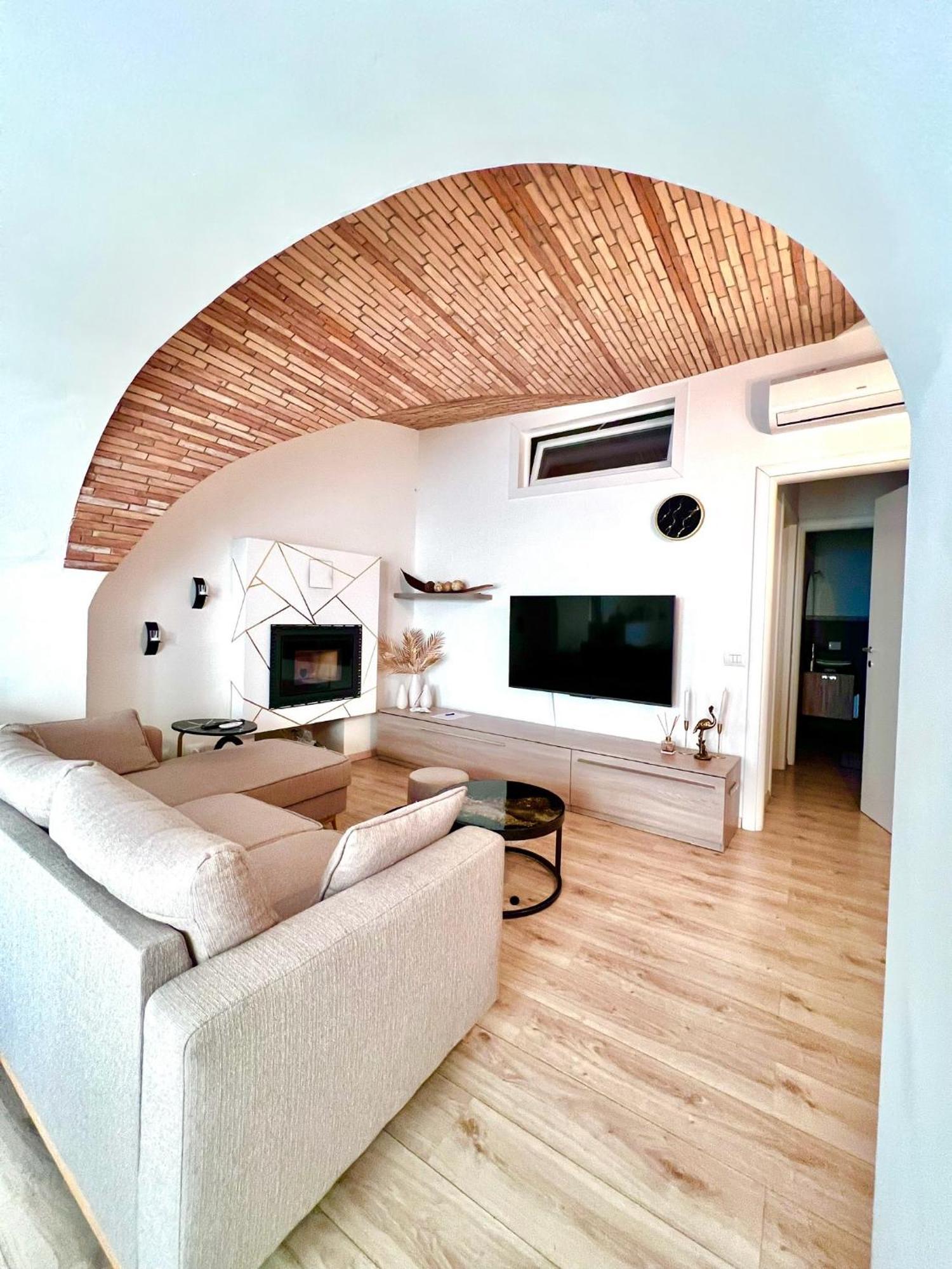 L'Arco Sul Lago • Gold Apartment Castro (Lombardy) Exterior foto